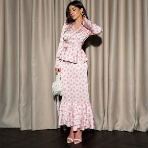 European and American cross-border women's clothing 2026 summer new fashion temperament elegant V-neck printing waist slim suit skirt