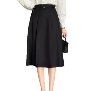 Elegant Commuting Pleated Short Skirt for Women - Solid Color Polyester Non-Stretch (Black/Navy/Khaki) Spring 2026